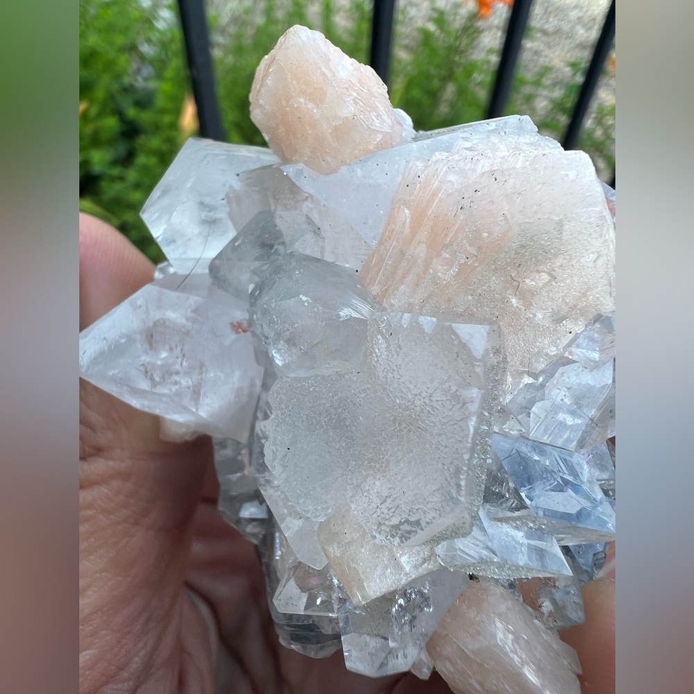 Apophyllite with pink Stilbite